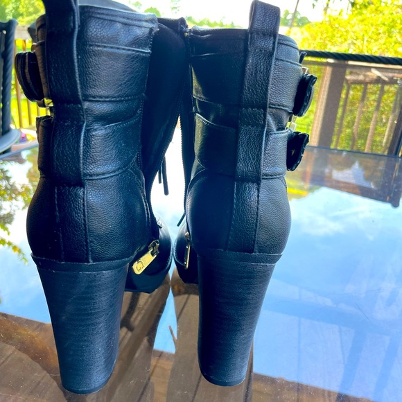 GUESS: Boots lace and buckle ankle boots 4” heels, slight front platform. - Picture 6 of 9